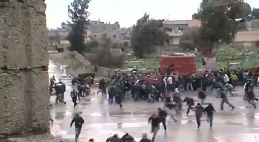 Syria Violence Crowd Runs