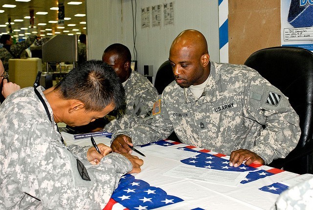 Soldiers Get Registered to Vote in Iraq