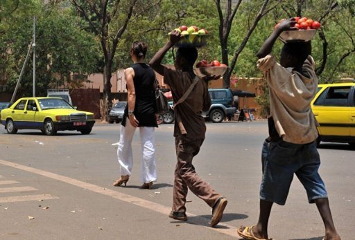 Mali With Sanctions Street Fruit Vendors