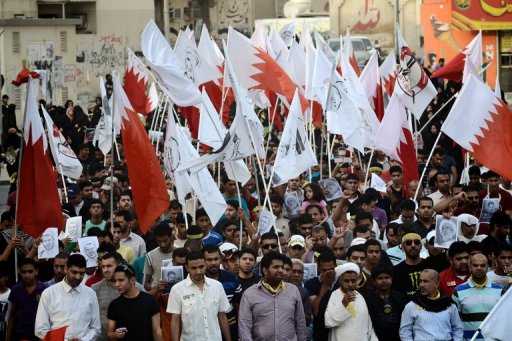 Bahrainis Protest Dictatorship's three