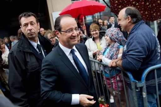 Prospect of Change As French Socialists Solidify