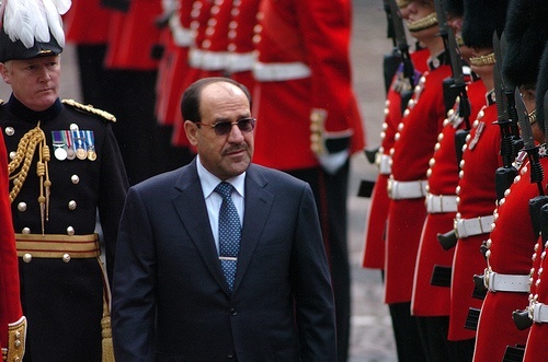 Iraq Prime Minister Maliki w british guard