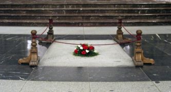 Spanish Artist Arrested For Red Paint On Late Dictator's Tomb