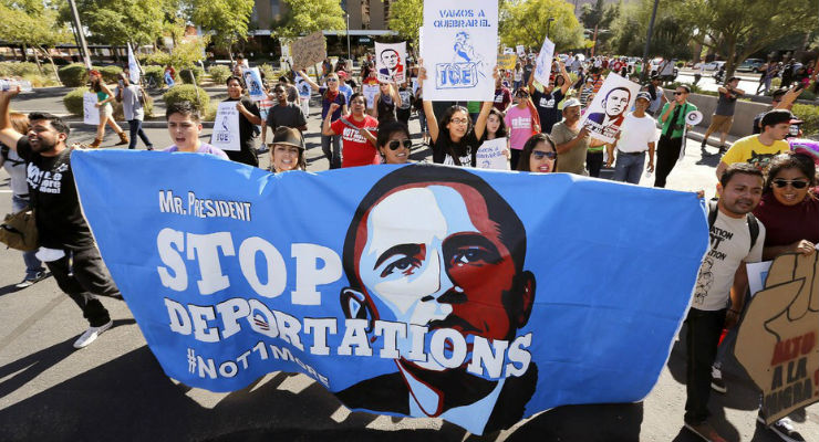 System Obama targets Latino voters on immigration
