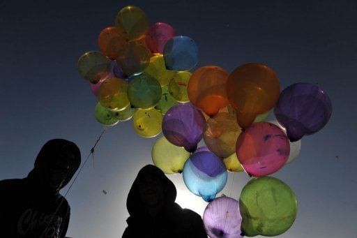Artist to release 10,000 balloons for Afghan peace