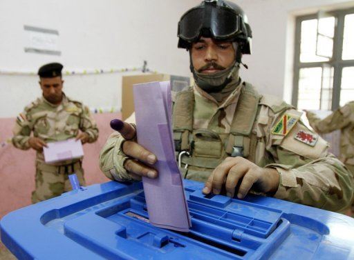 Iraq soldiers vote held elections
