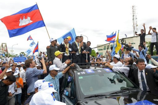 Election campaign parade supporters