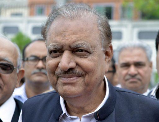 Transition moves ahead as lawmakers select new Pakistan President
