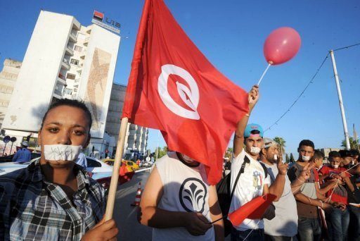 bracing for rival Tunisian pro-women rallies