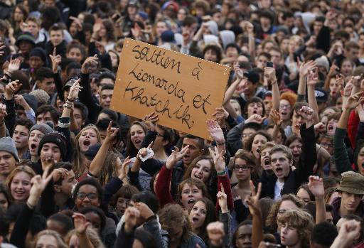 Thousands march against new French Romani deportation