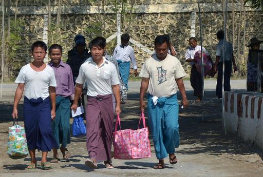 Burma political prisoners left in jail for political reasons